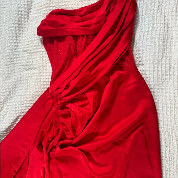 Miss circle gown - Picture 3 of 3